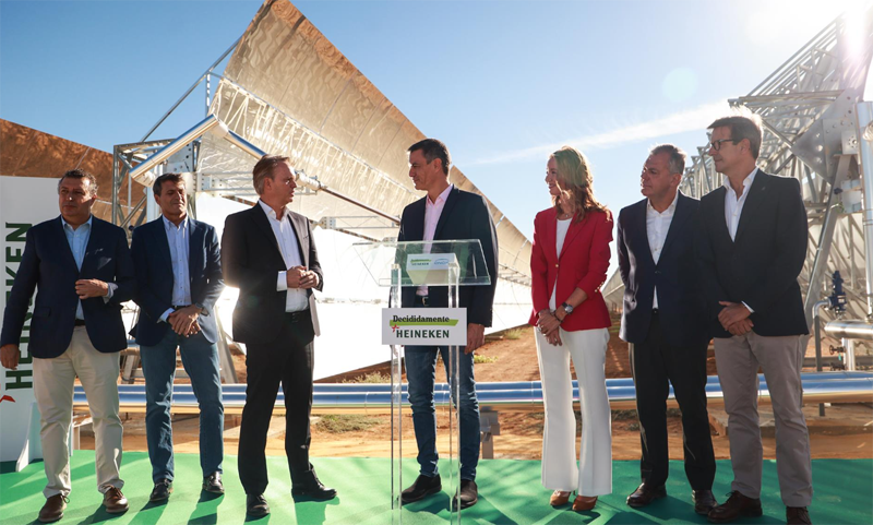 Heineken España y Engie España inauguran la planta termosolar de uso industrial más grande de Europa en Sevilla.