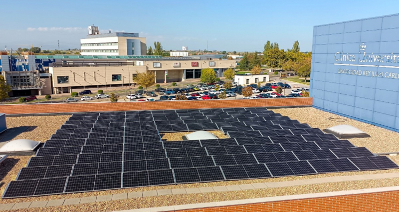 Planta solar fotovoltaica situada en el campus de Alcorcón de la Universidad Rey Juan Carlos.