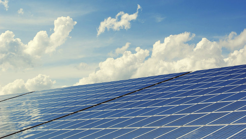 Cantabria consigue 2,8 millones de euros adicionales del IDAE para las ayudas a la instalación de placas solares