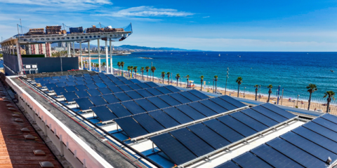 El Club Natació Barcelona instala en su cubierta un campo solar híbrido de 1.275 kW
