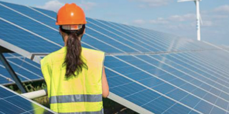 San Agustín del Guadalix pone en marcha un curso de instalación solar fotovoltaica para mujeres