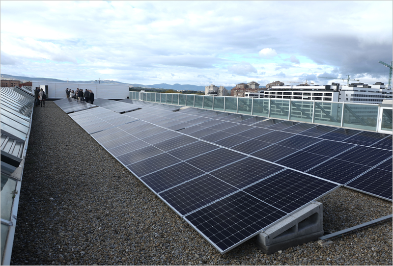  paneles fotovoltaicos en el Campus de Arrosadia de la UPNA