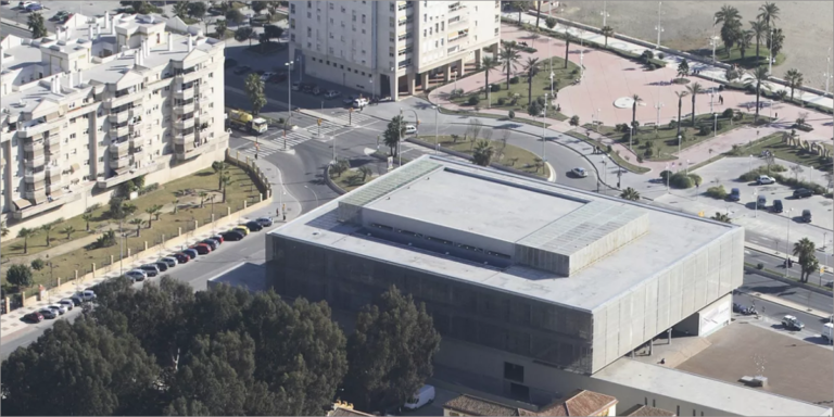 La Diputación de Málaga adjudica por 157.300 euros la primera fase de la instalación de paneles fotovoltaicos en su cubierta.