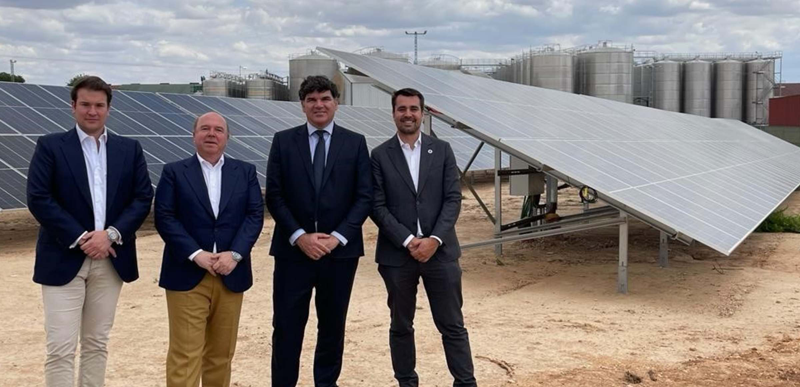 La planta fotovoltaica de Bodegas Fontana permite producir un tercio de los vinos con energía solar