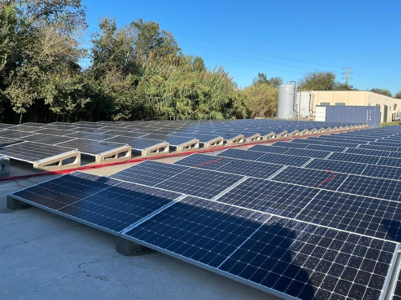 Planta fotovoltaica de la estación depuradora de aguas residuales (EDAR) de Blanes (Girona).