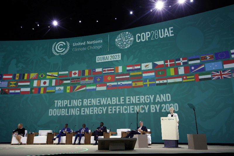 Foto del Compromiso Global sobre Energías Renovables y Eficiencia Energética, uno de los acuerdos alcanzados durante la Cumbre Mundial de Acción Climática (COP28) celebrada este año.