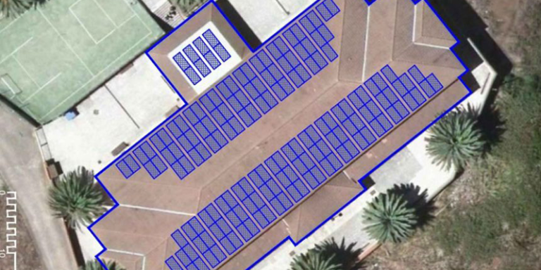 Esquema de la disposición de las placas fotovoltaicas en la cubierta del CEO Barlovento de La Palma.