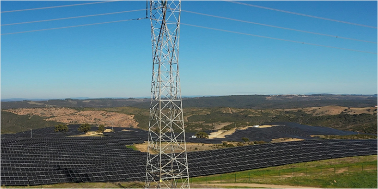 Planta híbrida Hidro Cedillo de Iberdrola en Cedillo, Extremadura.