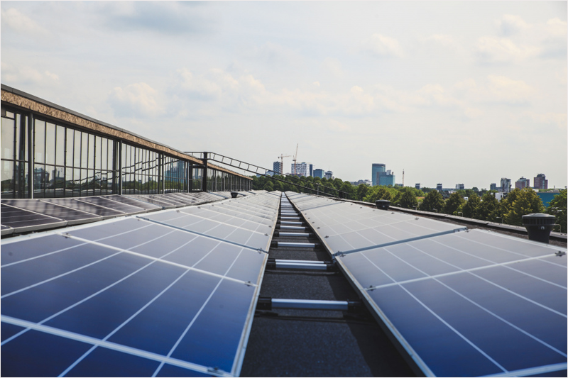 Foto de paneles solares de la empresa austriaca RHP.