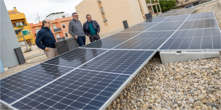 Paneles solares en l’Alfàs del Pi.