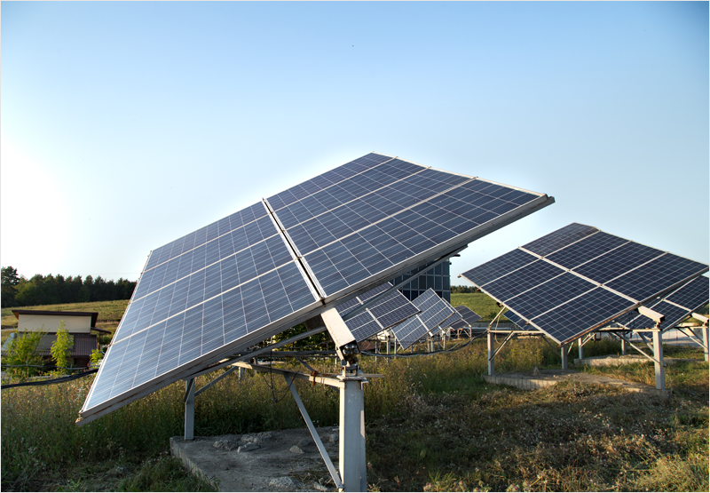 Foto de paneles solares de banco de imágenes.
