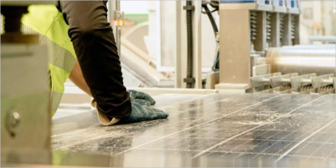 Autorizada la puesta en marcha de una planta industrial de reciclaje de paneles solares en Cadrete