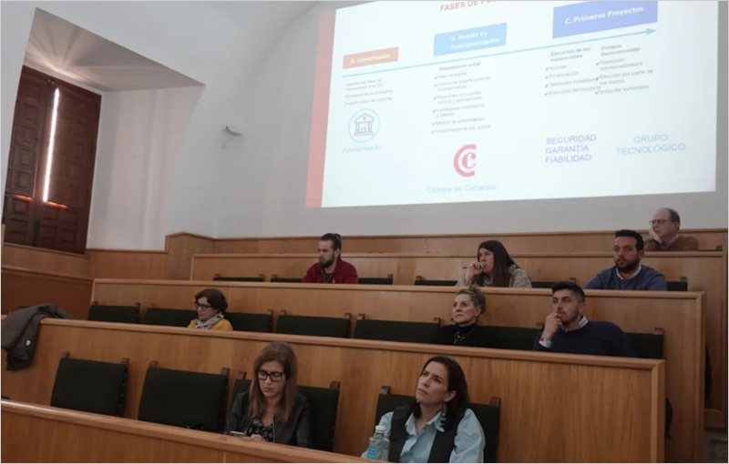 Reunión sobre la comunidad energética Toda Cáceres.