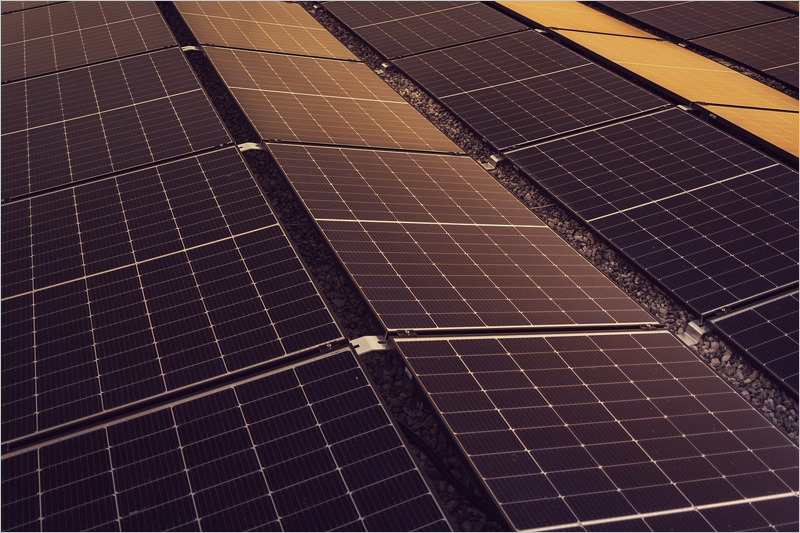 Foto de archivo de paneles solares.