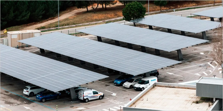 Marquesinas fotovoltaicas en Gáldar.