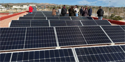 Avanzan las obras para instalar más de 750 paneles solares en siete colegios públicos de Elche