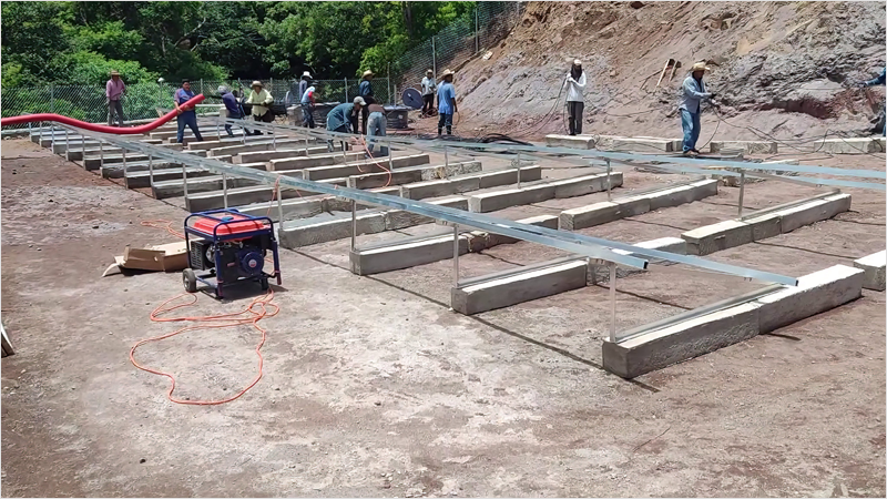 Construcción de instalación renovable en Honduras.