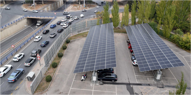 Marquesinas fotovoltaicas en la Diputación de Granada.