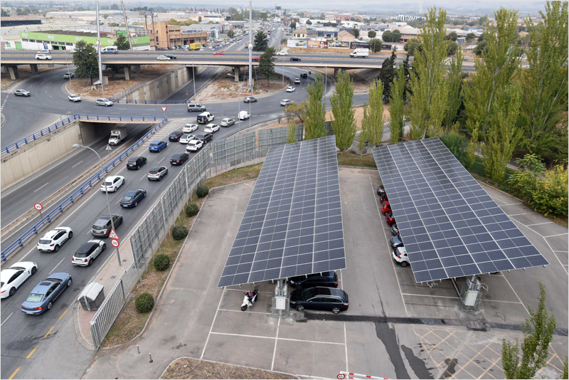 Marquesinas fotovoltaicas en la Diputación de Granada.