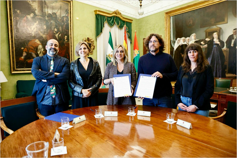 Firma entre el Ayuntamiento de Granada y la OTC-OSCE.