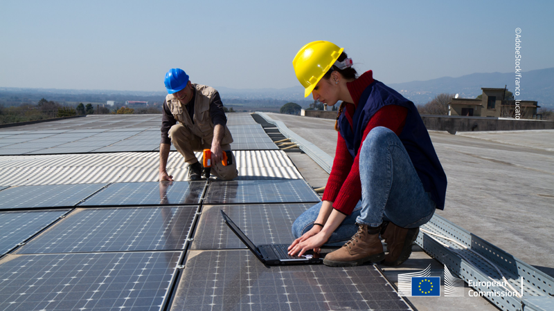 Trabajadores de la industria solar.