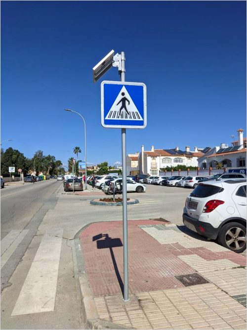 Señales con energía solar.