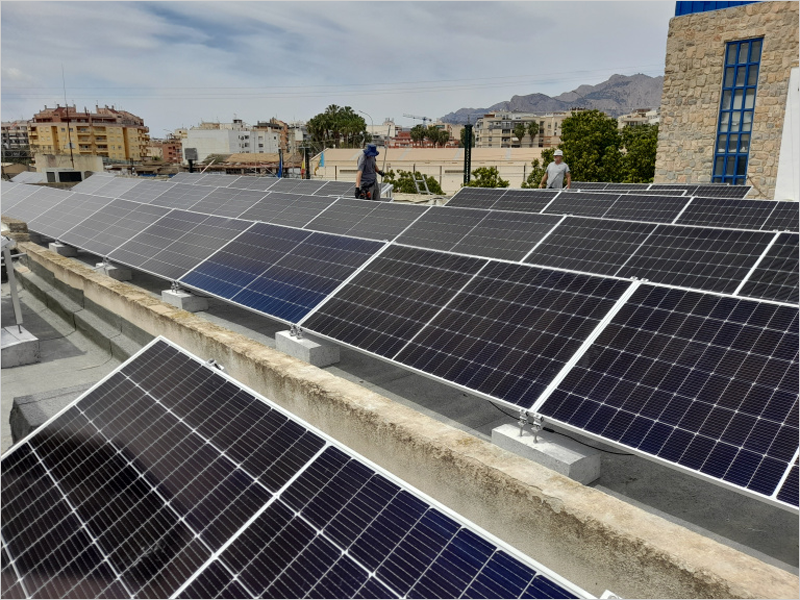 Instalación fotovoltaica de la Policía Local de Orihuela.