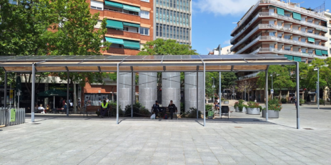 La plaza Anna Lizaran de Barcelona acoge dos nuevas pérgolas fotovoltaicas para autoconsumo