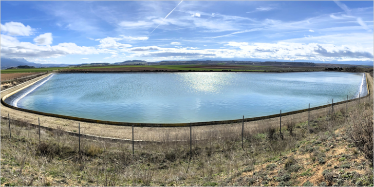 Regadíos en el río Najerilla en La Rioja.