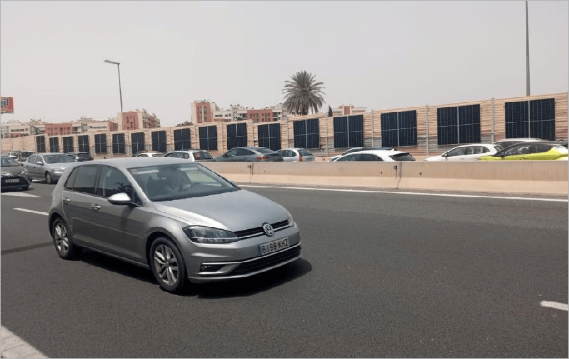 Placas solares en la autovía A-30 de la Ronda Oeste de Murcia.