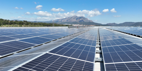Mercadona pone en marcha una planta fotovoltaica de 8 MW en su bloque logístico de Abrera