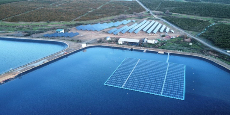 Plantas fotovoltaicas sobre suelo y flotantes.