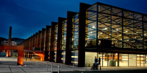 Licitación para dos instalaciones de energía fotovoltaica en el edificio Landako Gunea de Durango