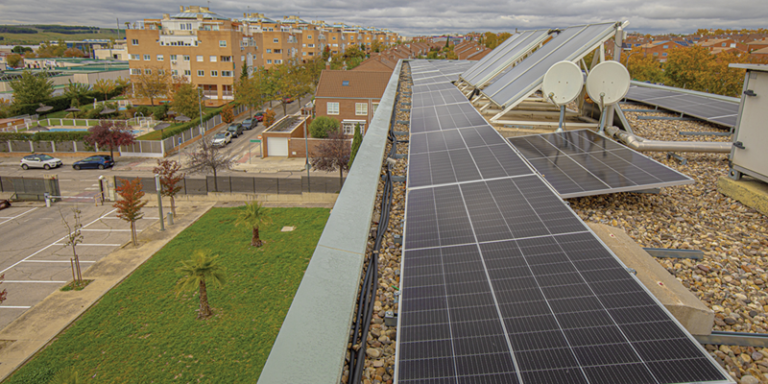 Cubierta fotovoltaica en Rivas.