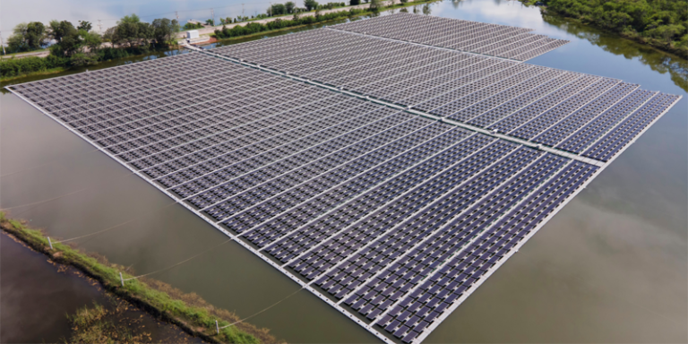 Planta fotovoltaica flotante.