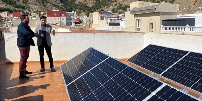 Placas solares en el Ayuntamiento de Callosa de Segura.