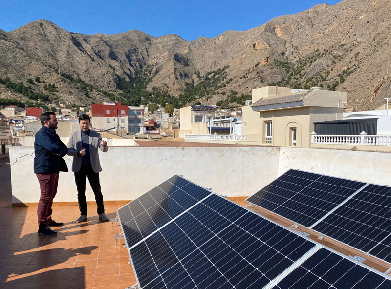 Placas solares en el Ayuntamiento de Callosa de Segura.