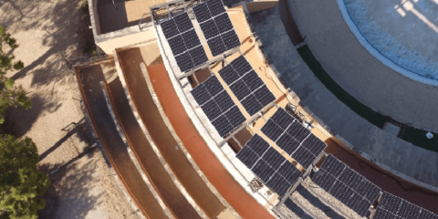 Finaliza la instalación de placas fotovoltaicas en más de una decena de edificios públicos de Gandía