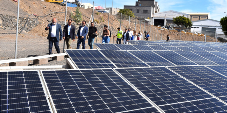 Planta fotovoltaica en el polígono La Campana (Tenerife).