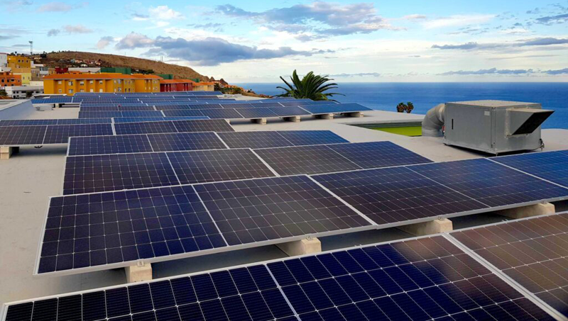 Cubierta fotovoltaica en el CEIP Manuel Galván de las Casas en San Pedro (Breña Alta).