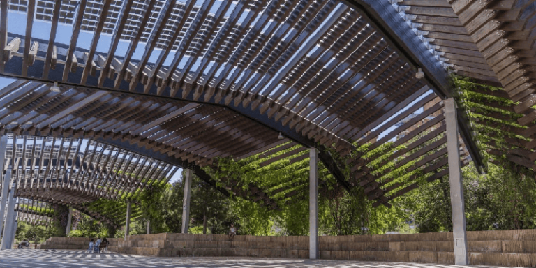 Pérgolas fotovoltaicas en Barcelona.