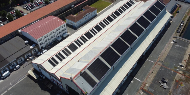 Cubierta fotovoltaica en el astillero de Navantia en Ferrol.