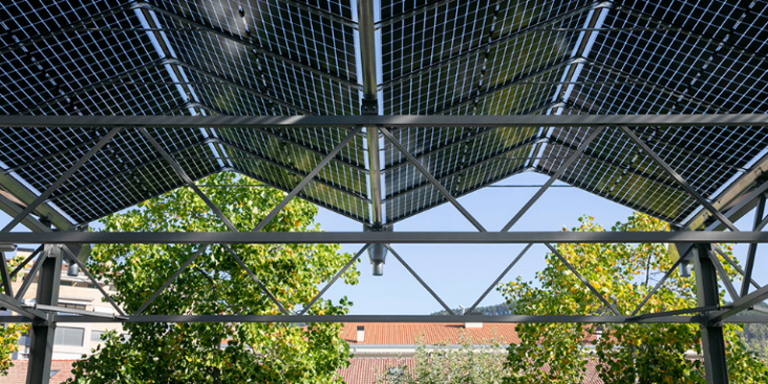 pérgola fotovoltaica