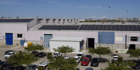 Las cubiertas fotovoltaicas de los talleres de FGV evitan la emisión de 281 toneladas de CO2 en un año