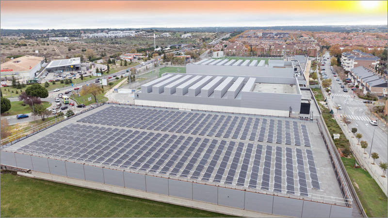 Boadilla del Monte finaliza la instalación de placas fotovoltaicas en la cubierta del polideportivo Condesa de Chinchón