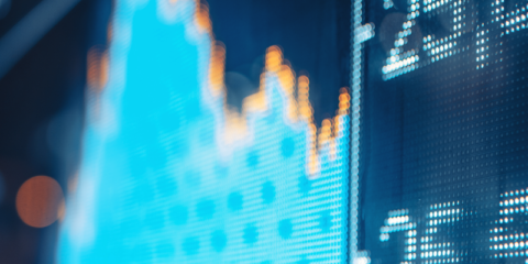 La energía solar fotovoltaica sigue liderando el despliegue de tecnología limpia, según la IEA