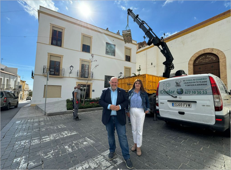 obras para instalar paneles solares en cinco edificios municipales de Dalías