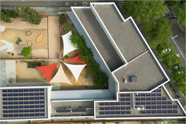 Los edificios municipales de Sant Boi ahorran gracias a un contrato eléctrico de autoconsumo compartido
